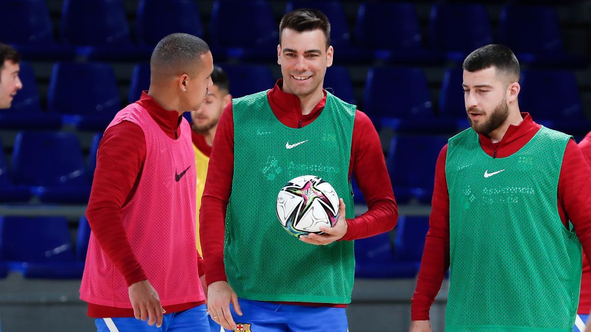 Catela, con Ferrao y Sergio Lozano en un entrenamiento