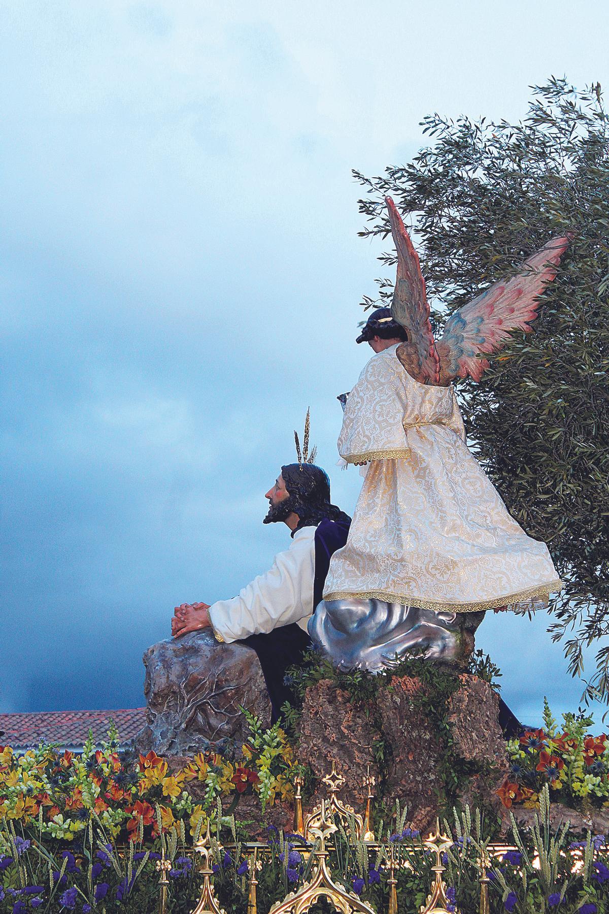 NUESTRO PADRE JESÚS ORANDO EN EL HUERTO EN LA TARDE NOCHE DEL JUEVES SANTO.