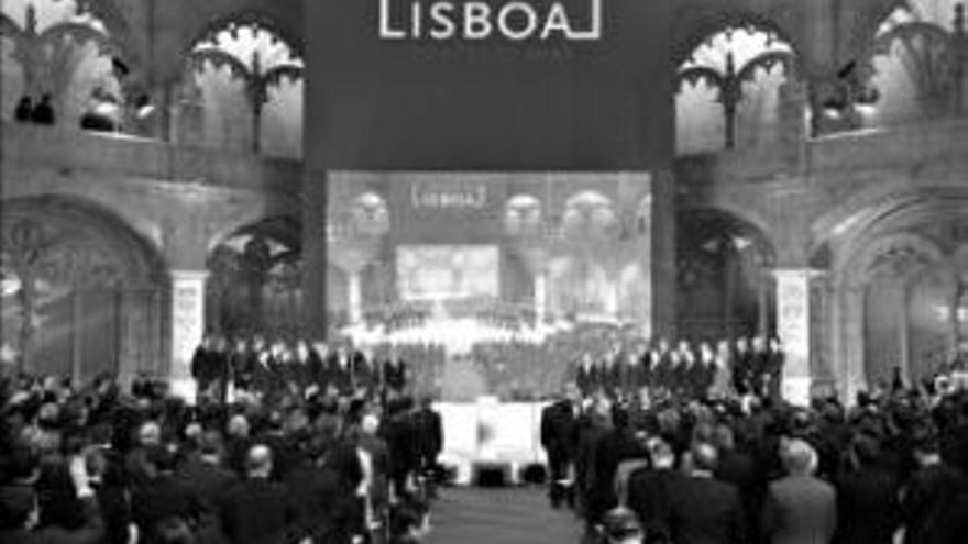 La UE rubrica el Tratado de Lisboa para revitalizar el proyecto común