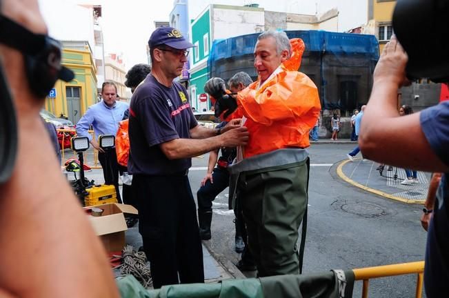 Efectivos de los Bomberos de Las Palmas de Gran ...