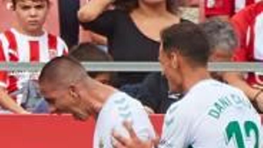 Danilo Ortiz celebra con rabia el gol que marcó en Girona.