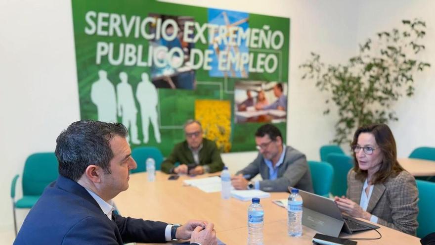 El empresariado de Cáceres propone un foro de diálogo para mejorar la inserción laboral y reducir vacantes