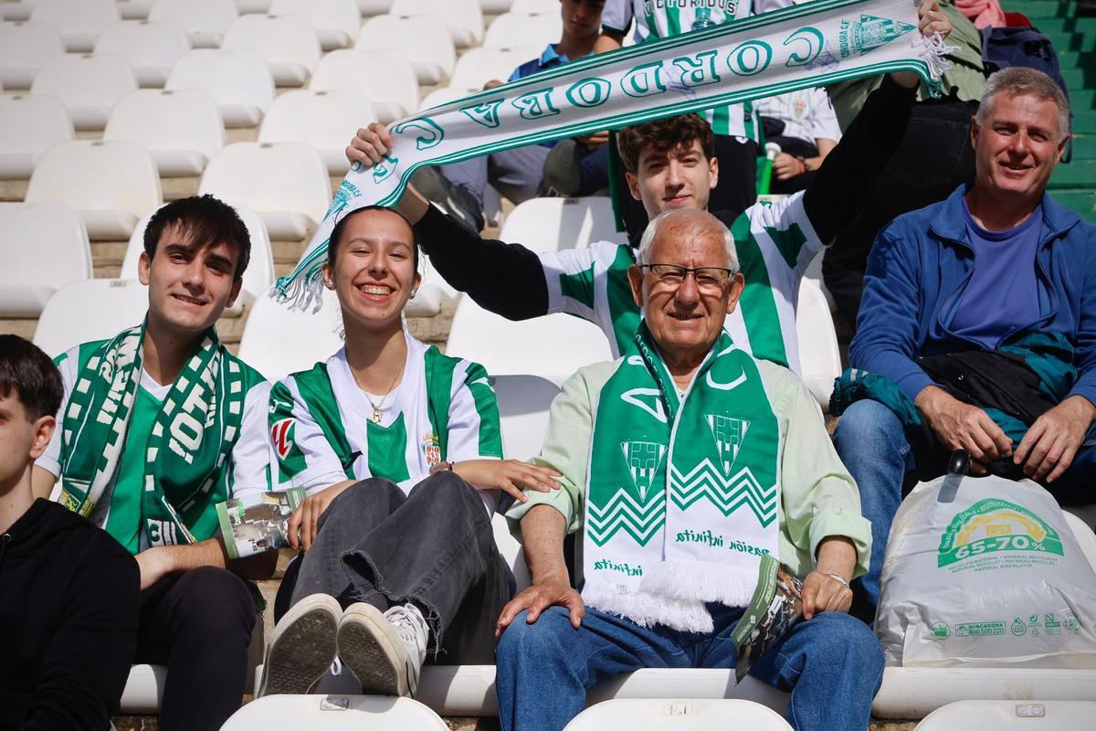 Córdoba CF-Granada | Las imágenes de la afición en El Arcángel