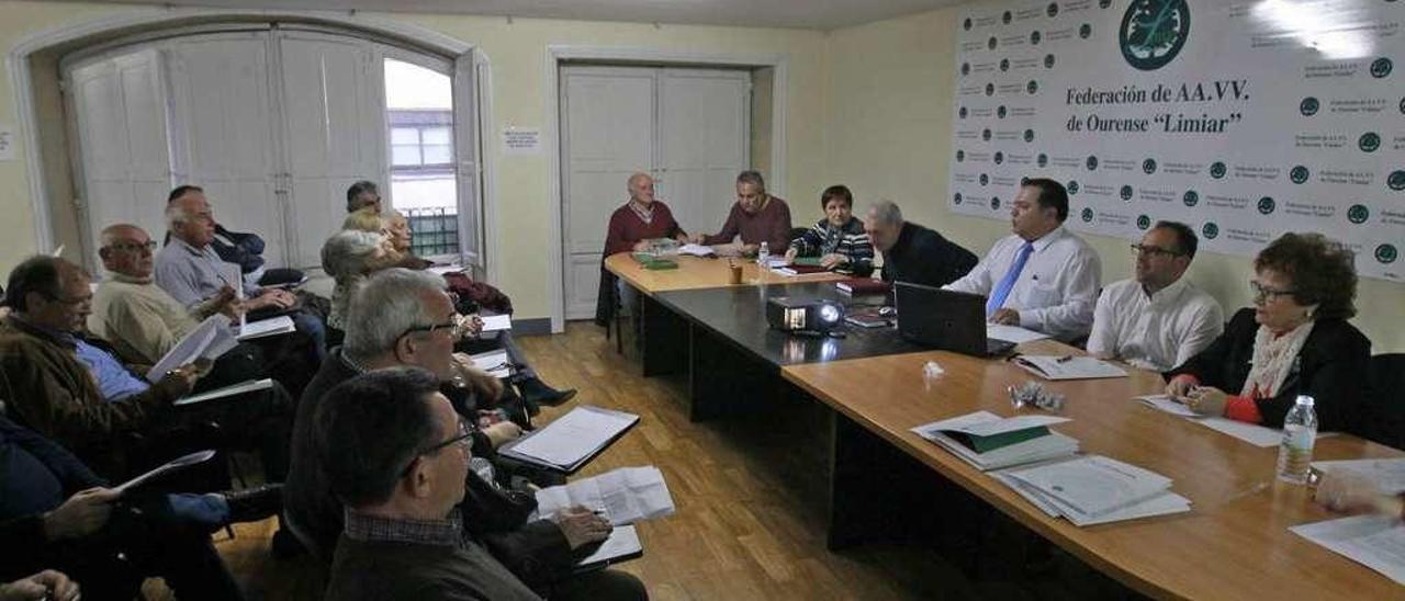 Primera asamblea de Limiar presidida por Manuel Mosquera Rodríguez. // Jesús Regal