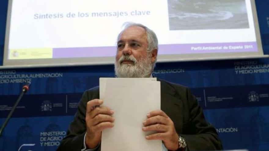 Miguel Arias Cañete, durante la presentación del informe &#039;Perfil ambiental de España 2011&#039;. / juanjo martín