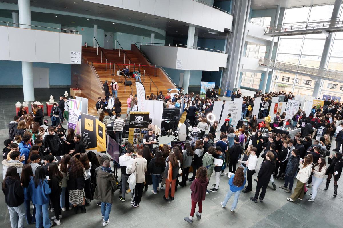 Una edición anterior de la feria celebrada en el vestíbulo del Mar de Vigo.