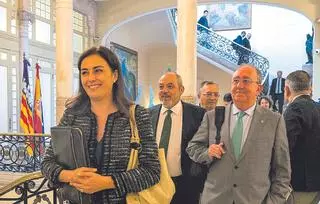 Idoia Ribas sale a hombros del PP en el Parlament: «Ha sido un honor»