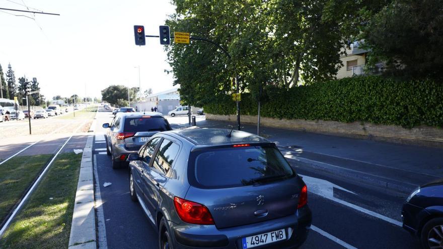 Situación actual de la intersección de Vía Ibérica y la calle Argualas, en el zaragozano barrio de Casablanca.   | JAIME GALINDO