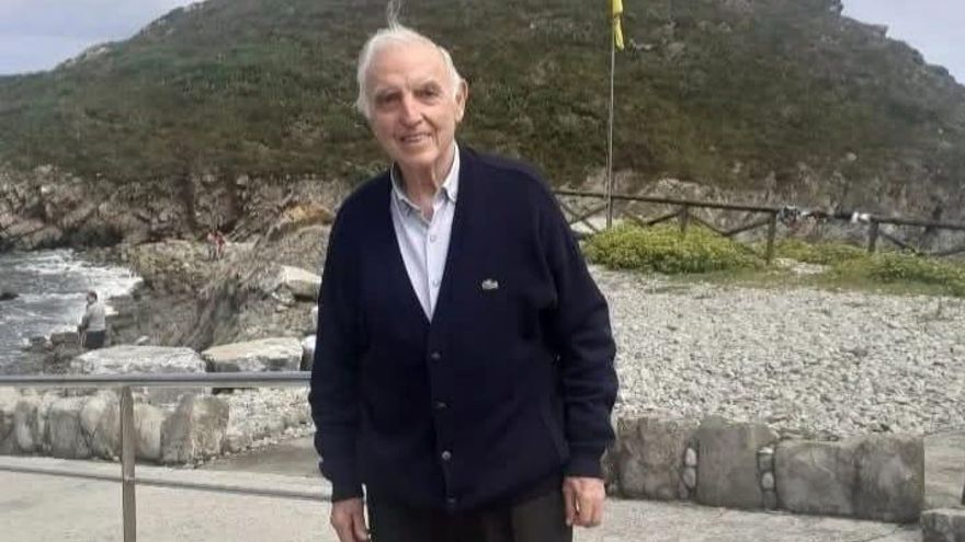 José Rodríguez el pasado verano en la playa de Pormenande, El Franco.