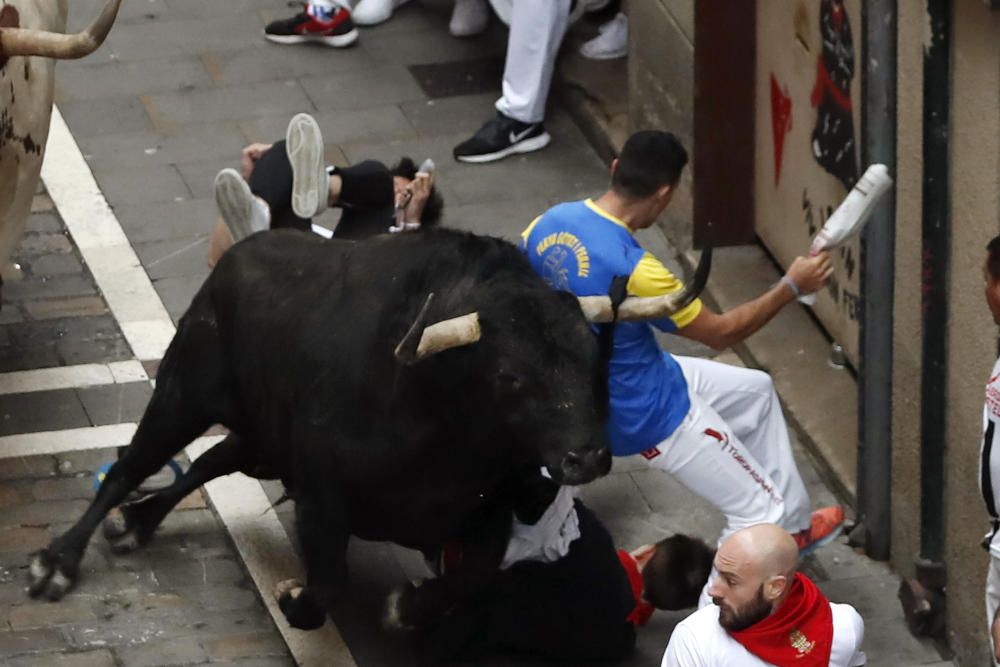 Los toros de Fuente Ymbro cumplen protagonizan un encierro rápido y limpio