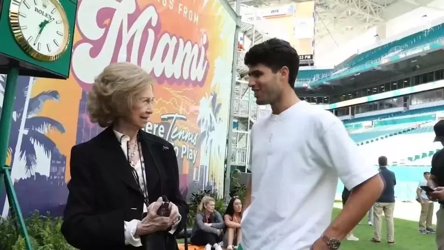 La reina Sofía acude al torneo de Miami y saluda a los tenistas españoles