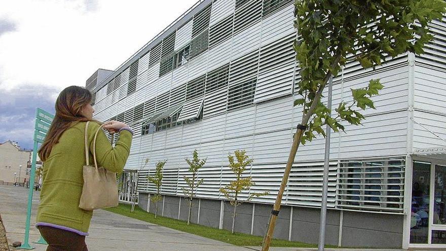 El centro universitario apremia un aumento de la plantilla de profesores