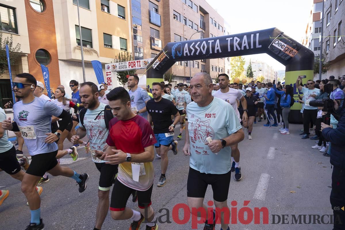 Carrera '10K Assota por ti' en Caravaca (salida y giro primera vuelta)
