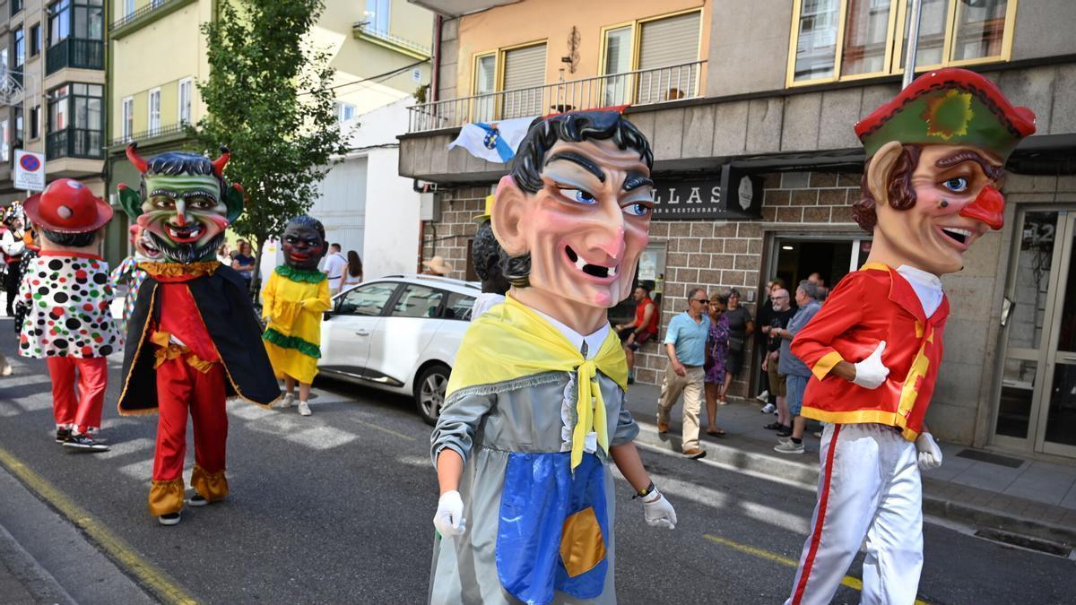 Los tradicionales cabezudos en la pasada edición de las fiestas.