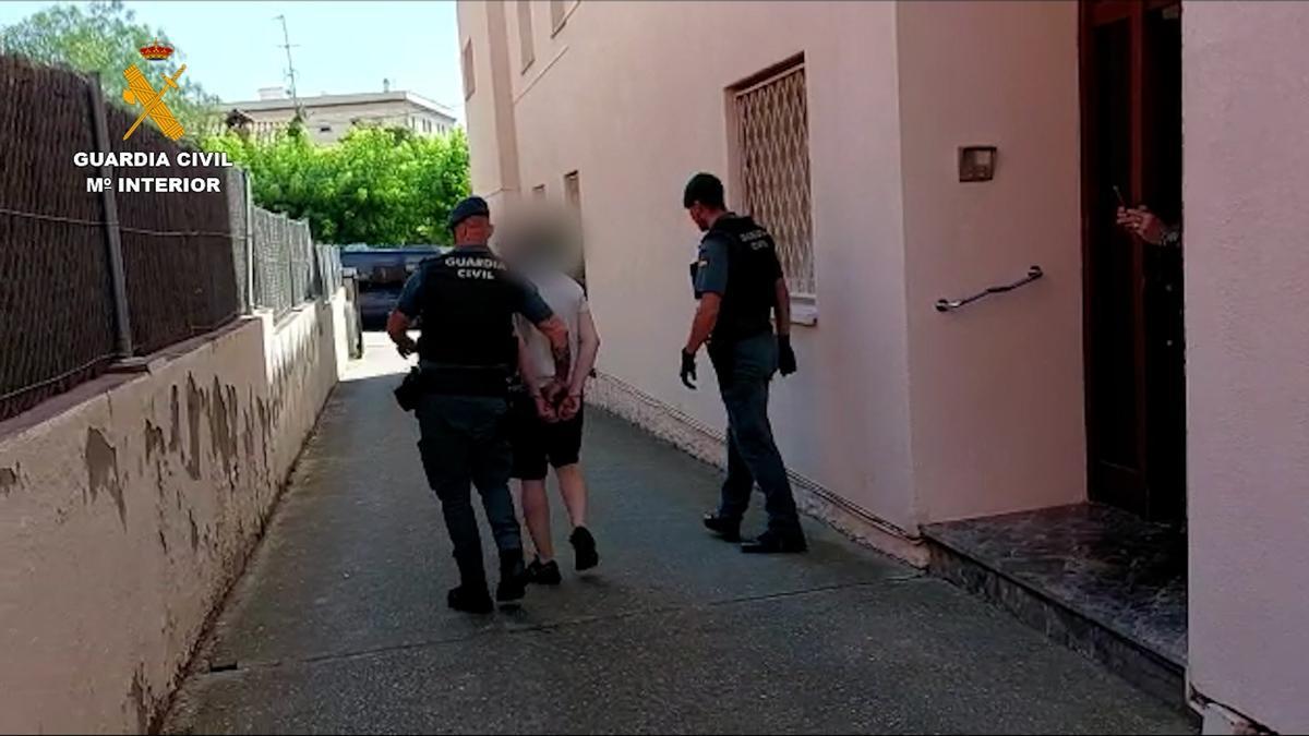 Momento de la detención del hombre.