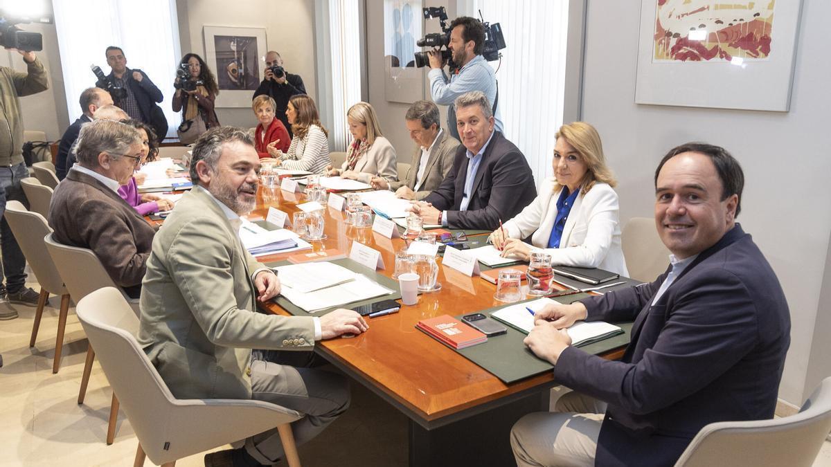 Pérez Llorca preside la reunión del Consell
