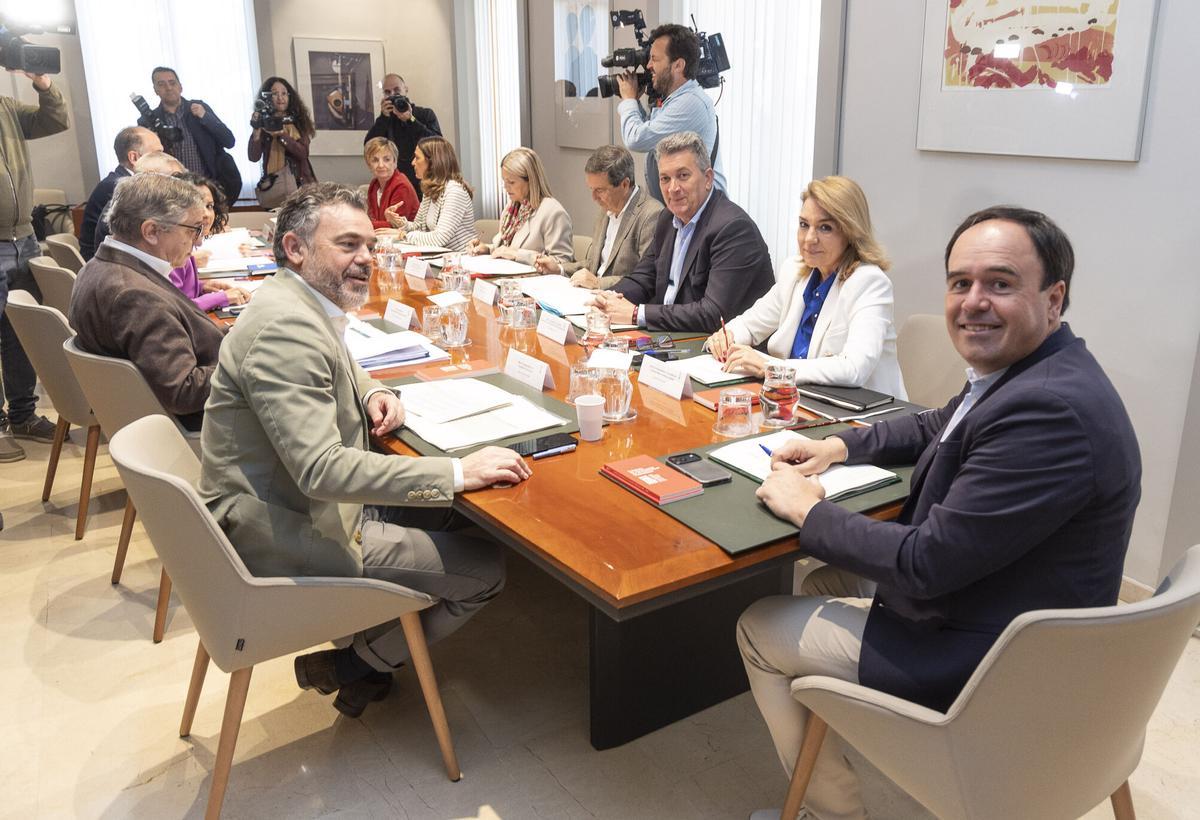 Pérez Llorca preside la reunión del Consell