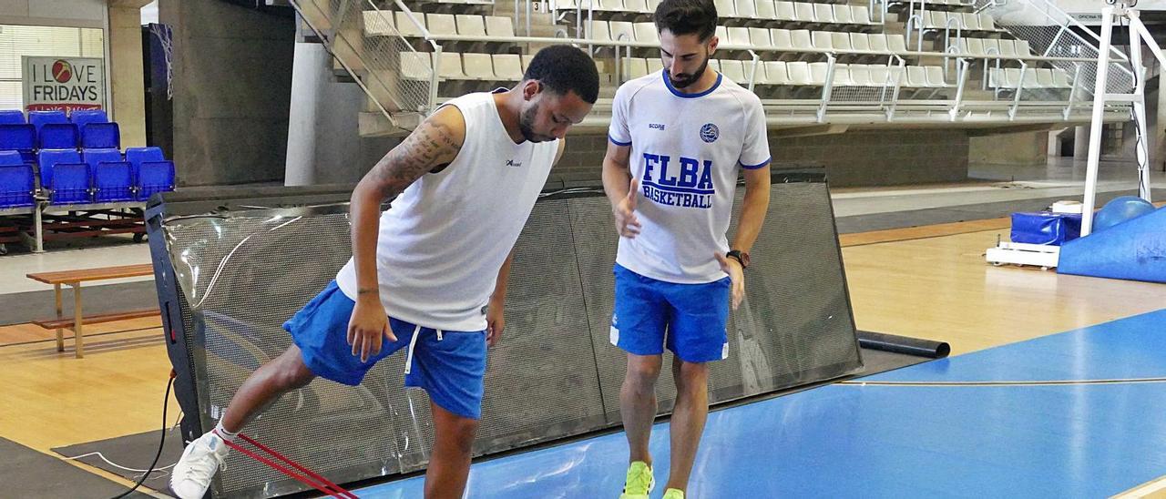 Justin Pitts llegó ayer en Alicante y realizó su primer entrenamiento en el Pedro Ferrándiz. | HLA ALICANTE