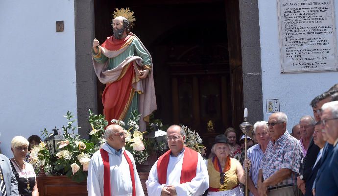 San Bartolomé cae en Tunte y el cura acaba herido.