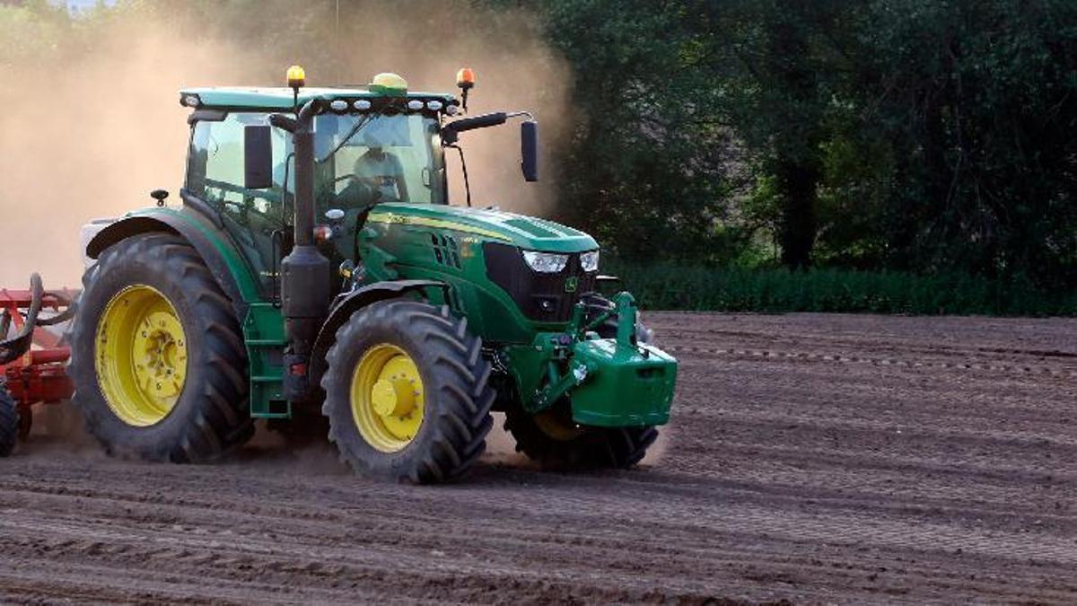 Imagen de recurso de un tractor en Galicia.