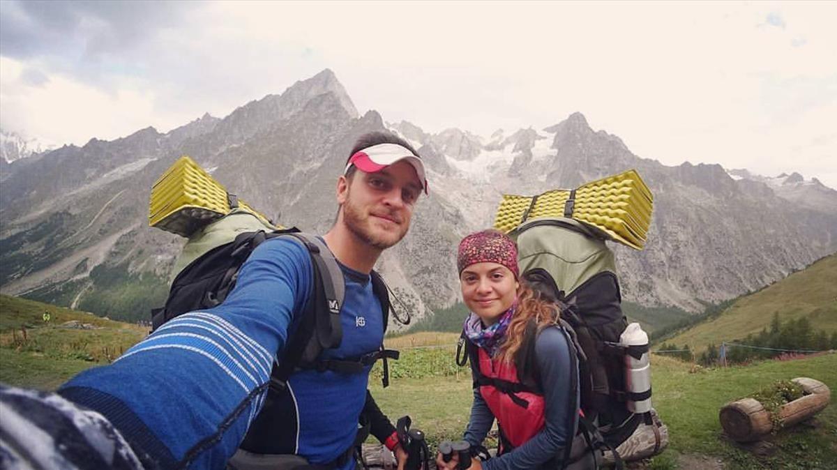 Óscar Tamayo y Blanca Hernández dan la vuelta al mundo en bicicleta para recaudar dinero para chicos con enfermedades.