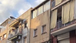 El número 35 de la calle Mozart de Badalona, cuyo ático se derrumbó el pasado lunes