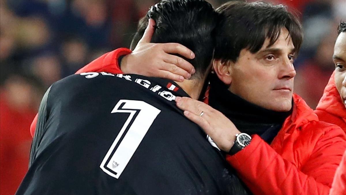 Vicenzo Montella felicita a Sergio Rico al término del partido contra el Leganés