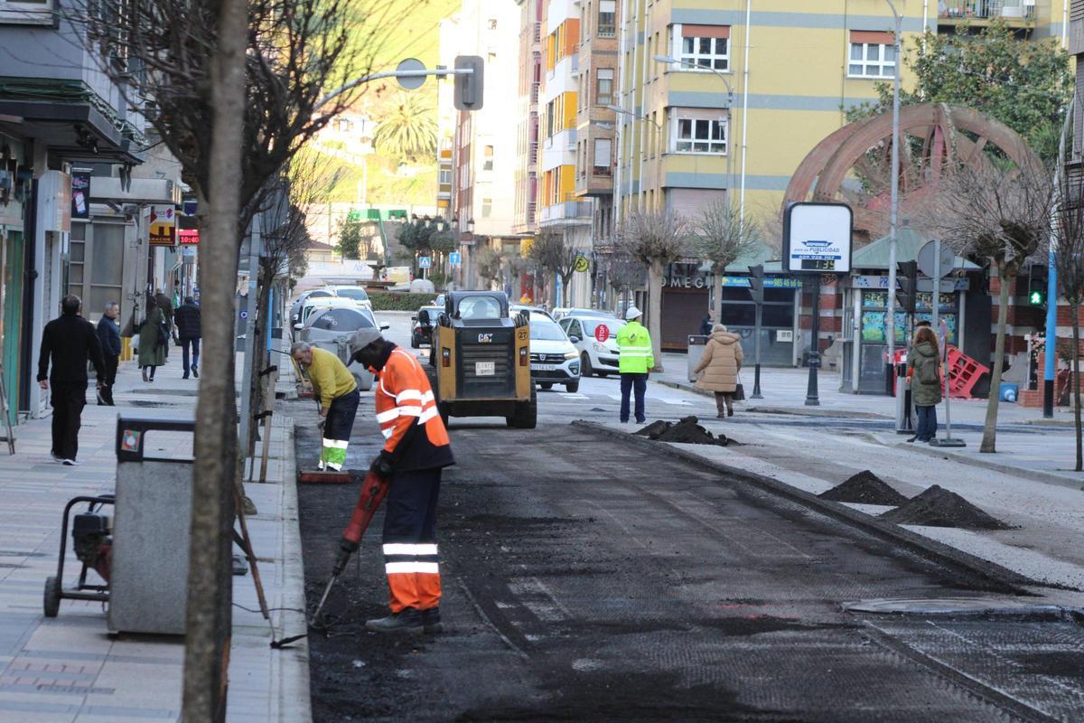 Obras de asfaltado en las zonas afectadas por la geotermia.
