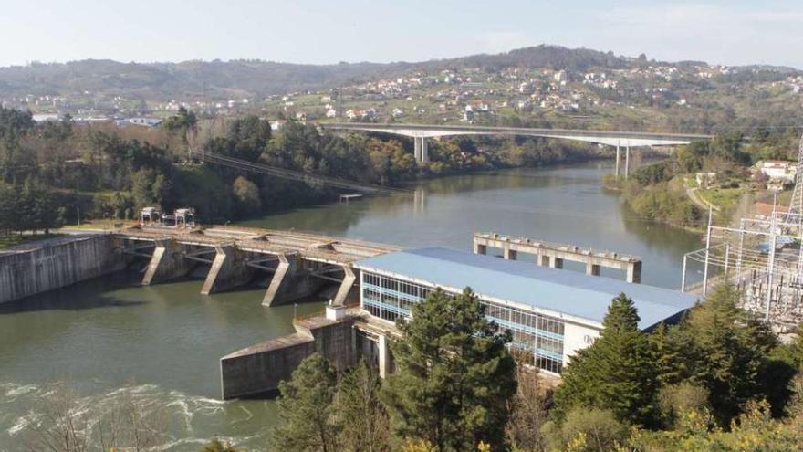 Vista del embalse de Velle, en la ciudad de Ourense.