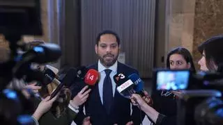 Vox acusa al PP de actuar como “contrabandistas de ría” y eleva la tensión en plenas negociaciones autonómicas