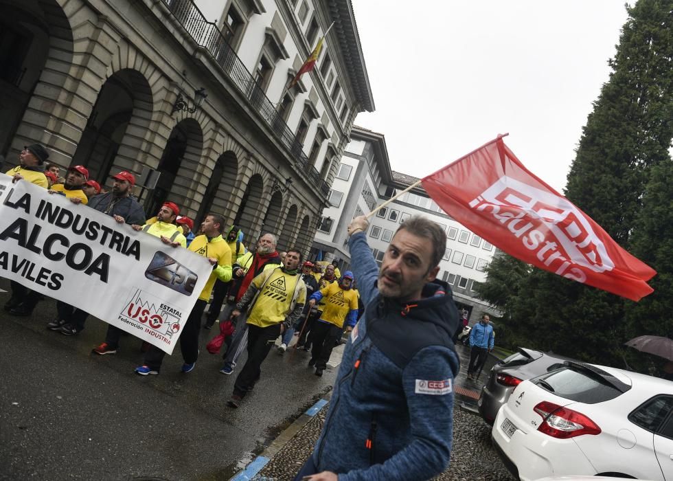 Marcha de trabajadores de Alcoa entre Avilés y Oviedo