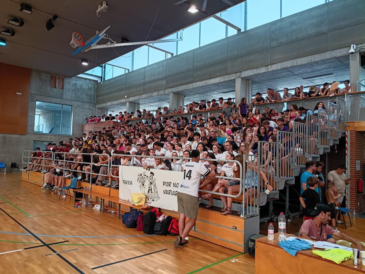 Así fue el partido de fútbol sala de las peñas de Sagunt