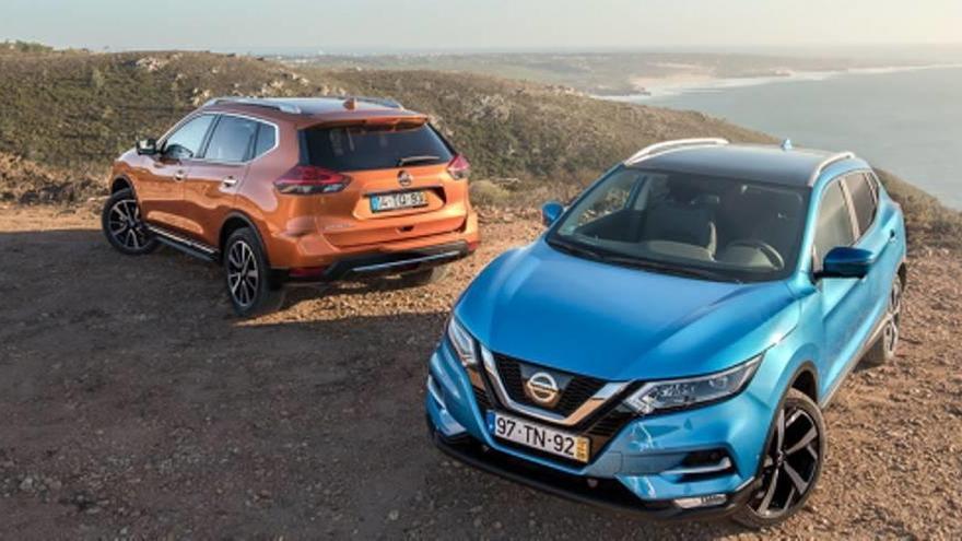 En azul, el superventas Qashqai, líder de la categoría ´crossover´; el X-Trail, en naranja, también sube en matriculaciones.