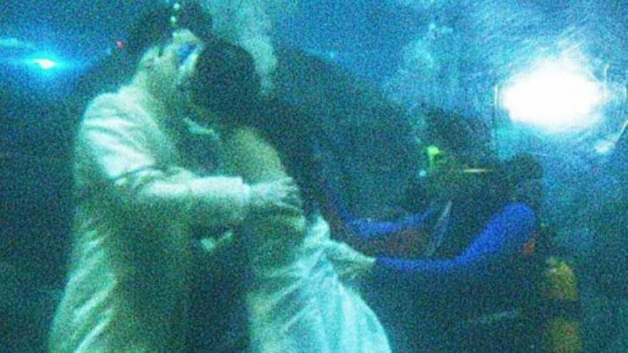 Una pareja mexicana se casa bajo el agua