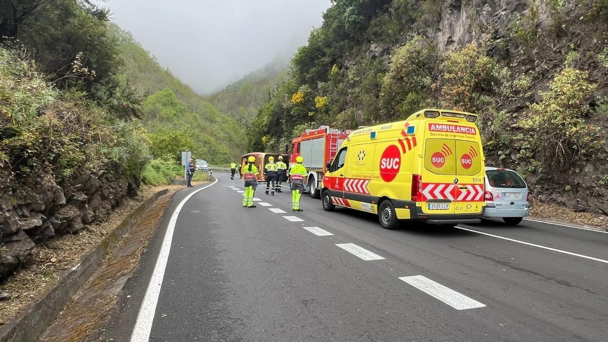 Vuelco de una guagua en La Palma.