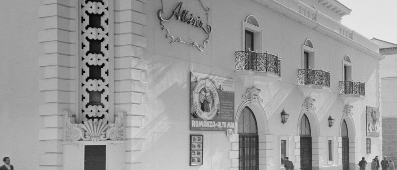 Fachada del cine Albéniz en el otoño de 1952.