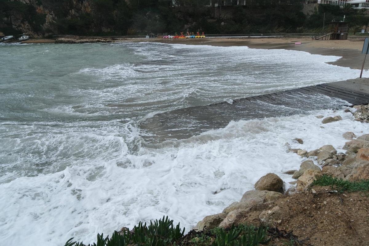 Efectos de la borrasca en el Port de Sant Miquel