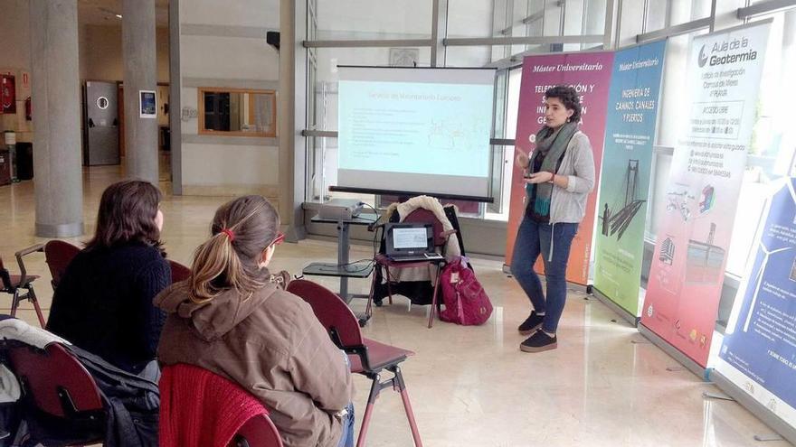 Charla sobre la movilidad de los estudiantes en el campus de Mieres