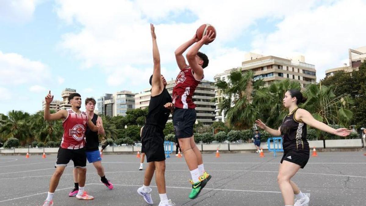 Un momento de la anterior edición del torneo de baloncesto 3x3, celebrado en Puertos de Tenerife