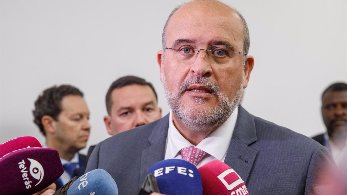 El vicepresidente primero del Gobierno regional, José Luis Martínez Guijarro.