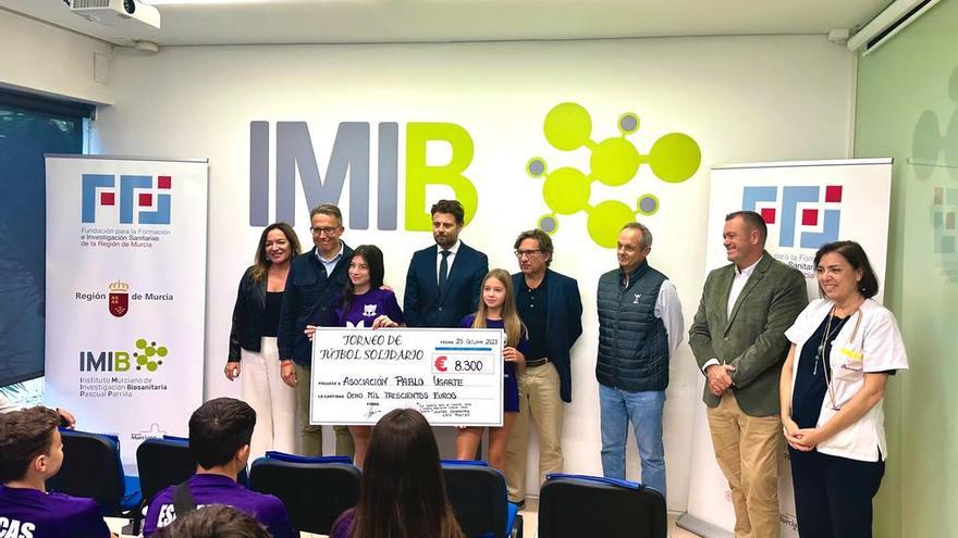 Las Pedanías Altas de Lorca donan 8.300 euros para la lucha contra el cáncer infantil