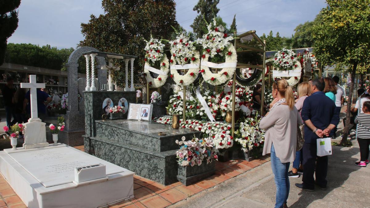Dia de los Santos Difuntos en el Cementerio de San Gabriel (Parcemasa)