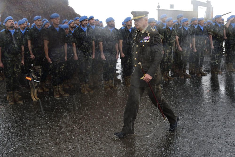 Despedida de la Brigada Líbano bajo la lluvia