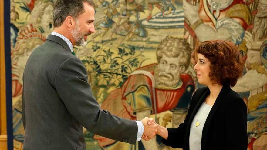 El rey Felipe VI recibe a la portavoz de En Marea en el Congreso, Alexandra Fernández.