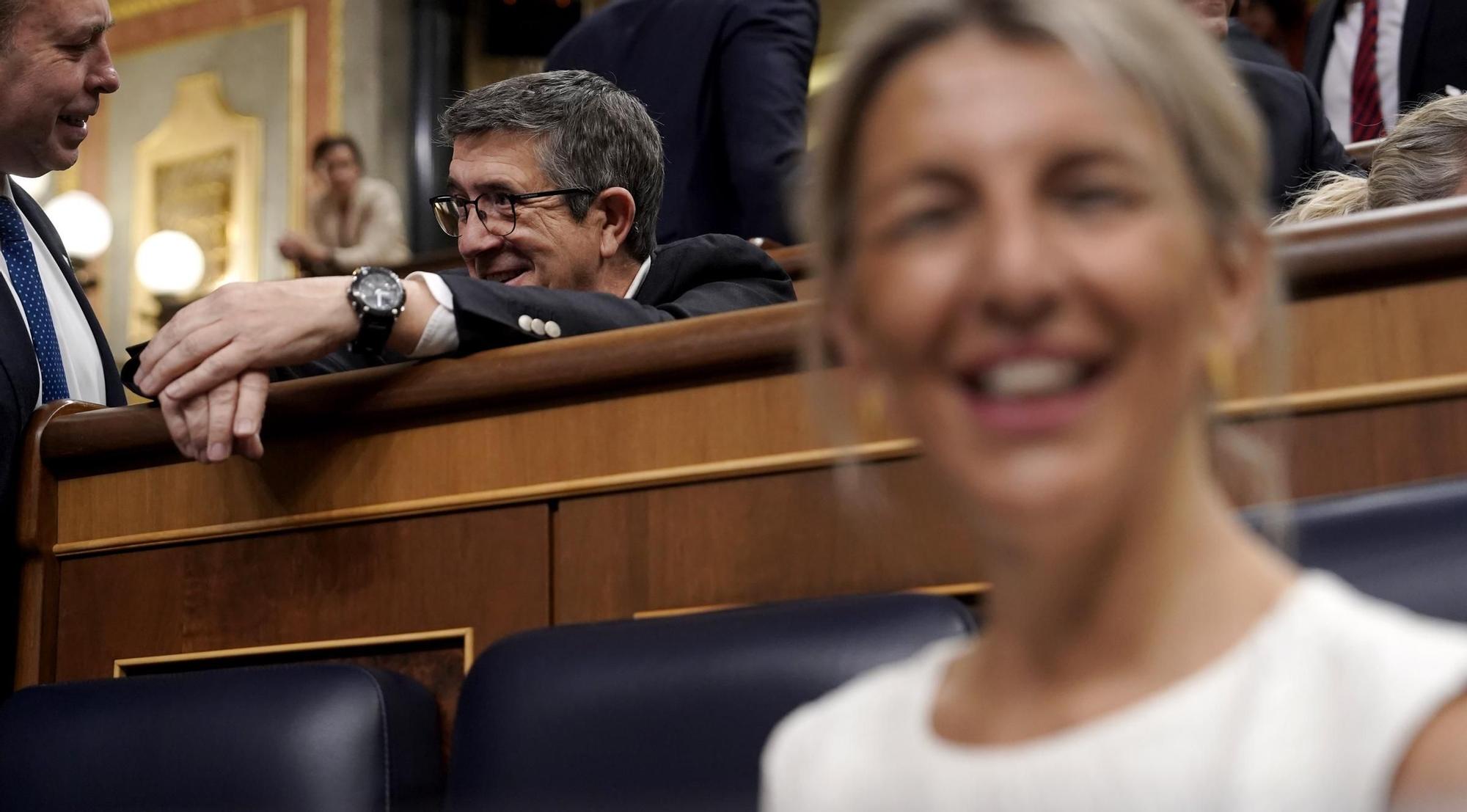 Patxi López y Yolanda Díaz en el pleno de aprobación definitiva de la ley de amnistía en el Congreso de los Diputados.