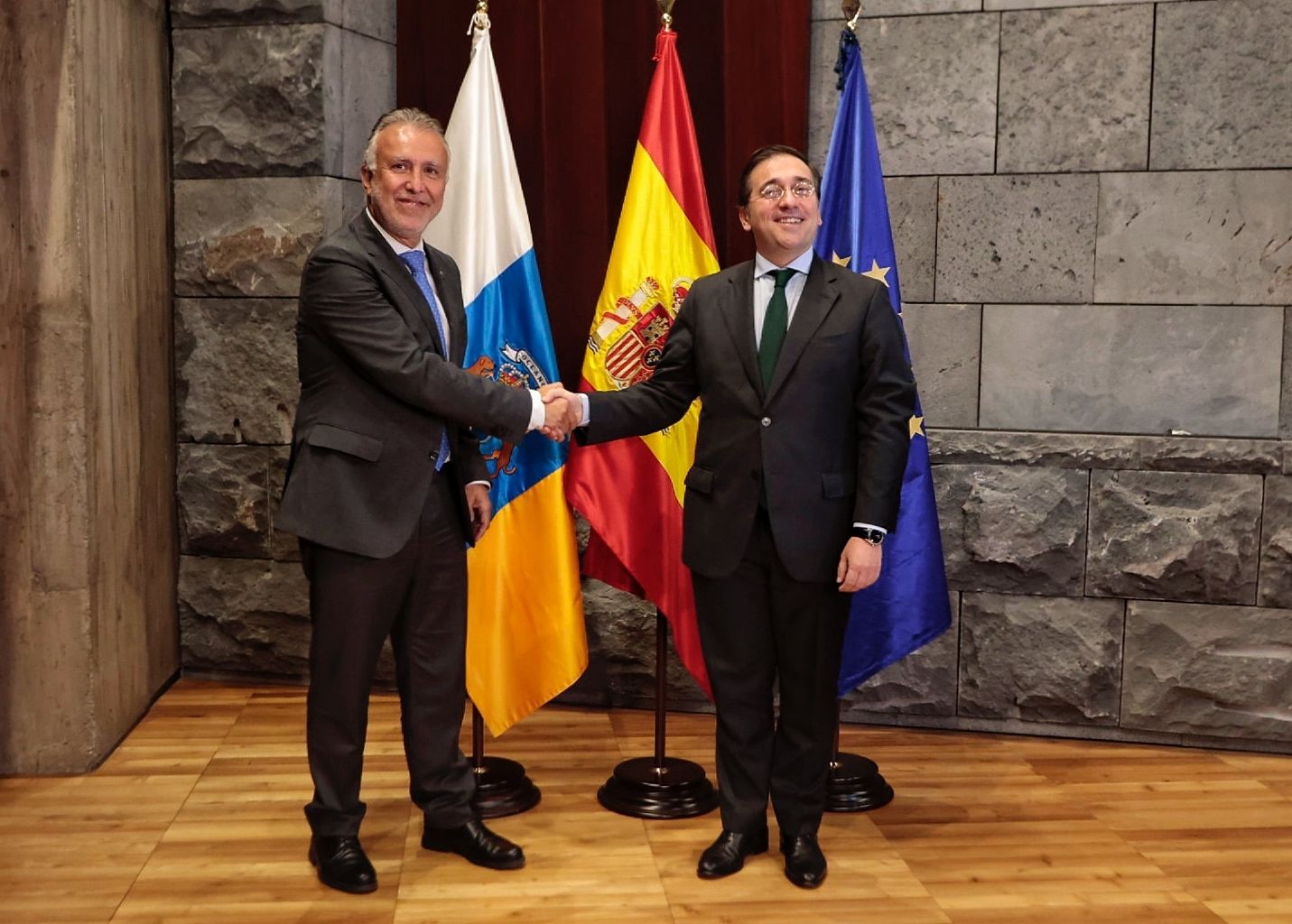 Encuentro del ministro José Manuel Albares y el presidente Ángel Víctor Torres en Tenerife