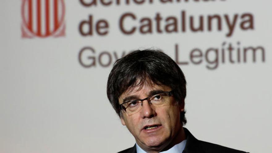 Puigdemont: "Hay candidatos en la cárcel y en el exilio"