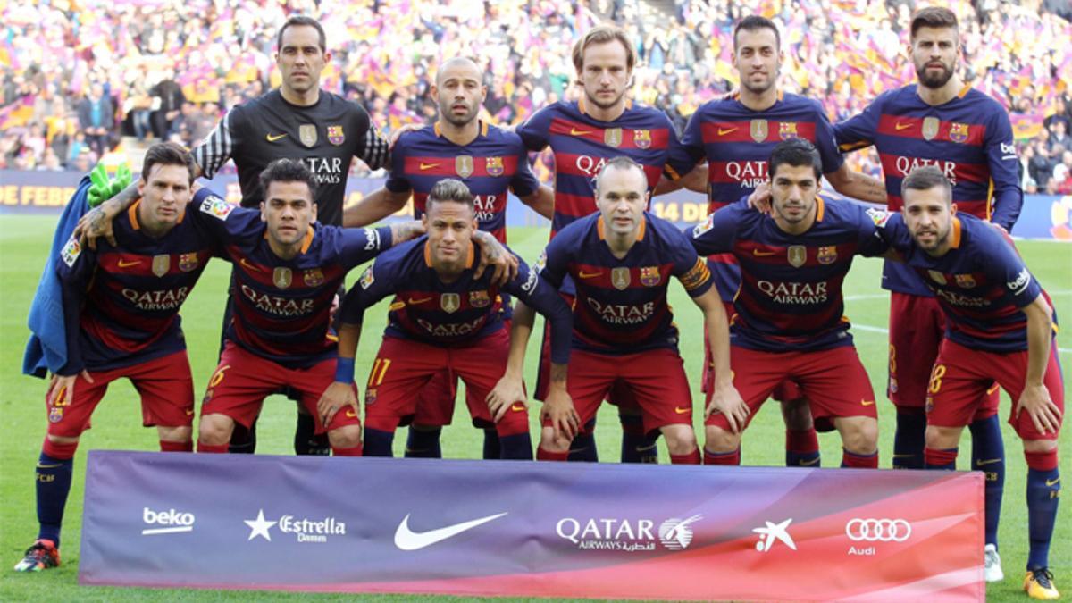 La alineación inicial del FC Barcelona en el partido de la Liga BBVA 2015/16 en el Camp Nou contra el Atlético de Madrid