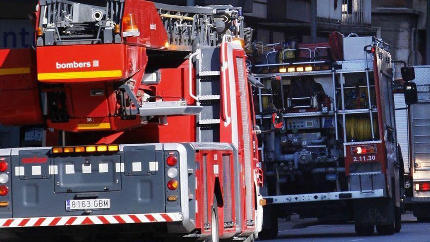 Dos ferits per inhalació de fum en un incendi en un habitatge de Sant Feliu de Pallerols