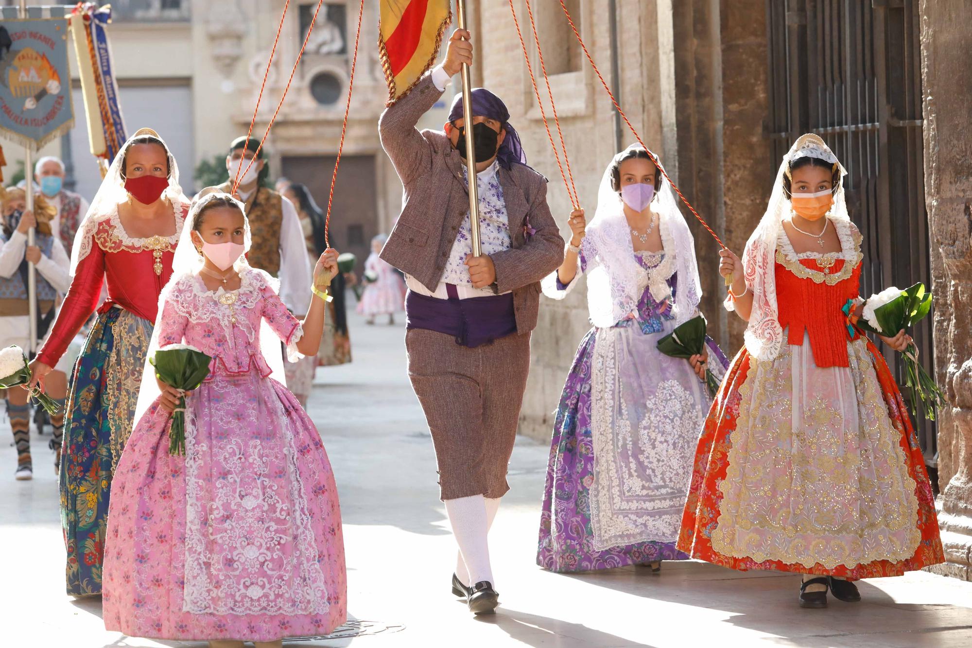 Búscate en el segundo día de Ofrenda por las calles del Mar y Avellanas entre las 9:00 y 10:00 horas